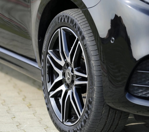 Mercedes-Benz Klasa V cena 435000 przebieg: 25000, rok produkcji 2022 z Dąbrowa Białostocka małe 301